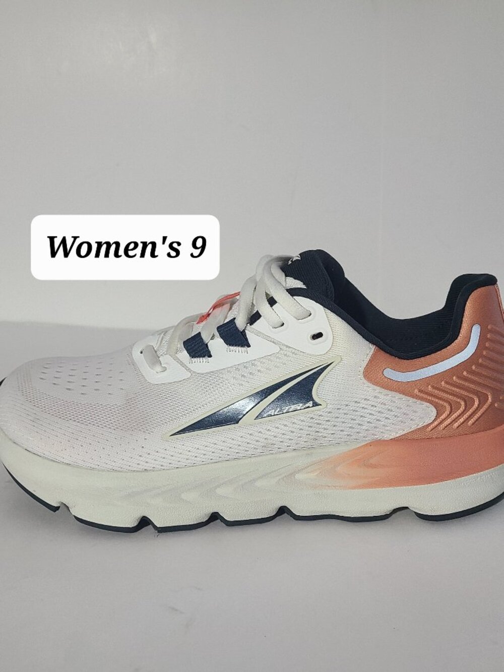 Altra Provision 7 Women's White/Pink Running Shoes Size 9